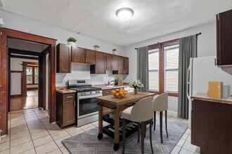 2929 N Murray Ave in Milwaukee, WI - Building Photo - Building Photo