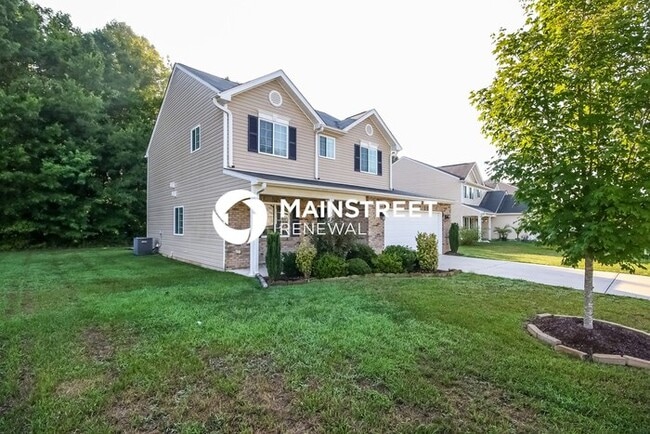 305 Walnut Crossing Dr in Gibsonville, NC - Building Photo - Building Photo