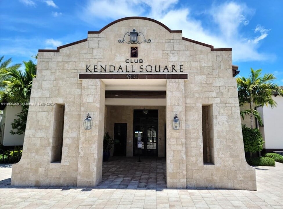 9351 SW 170th Passage in Miami, FL - Building Photo