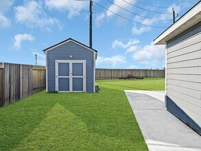 5502 Rainbow Rd. in Mont Belvieu, TX - Building Photo - Building Photo