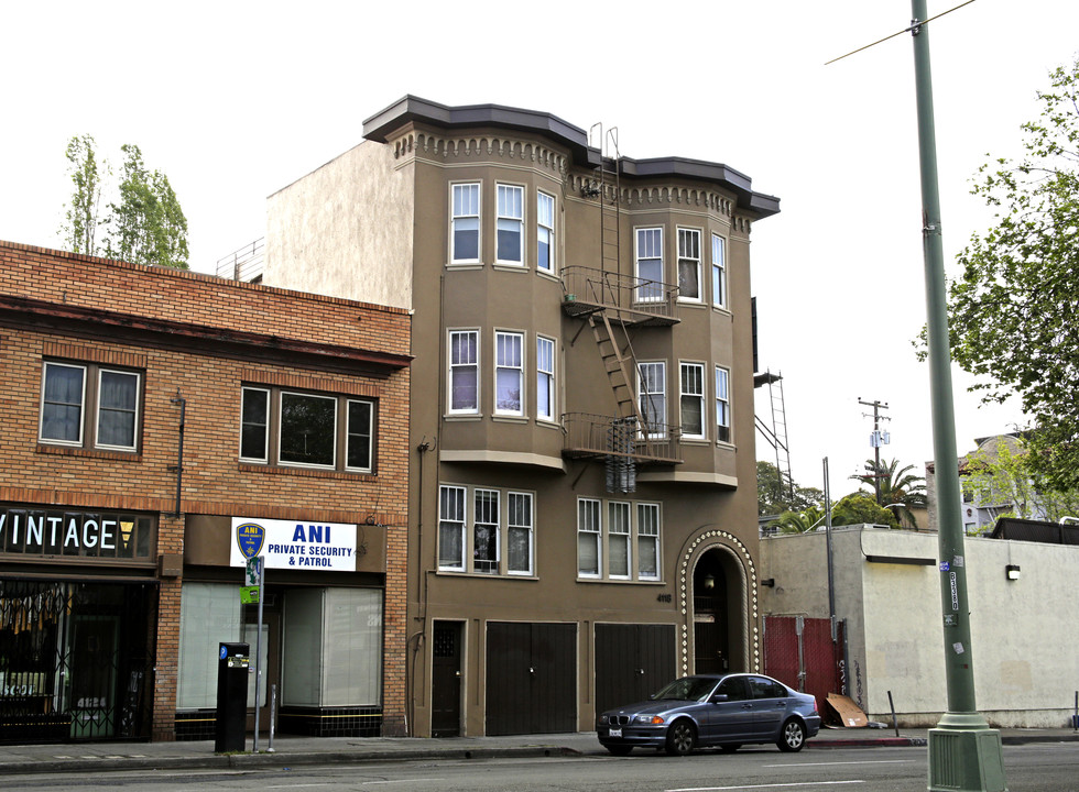 4118 Broadway in Oakland, CA - Building Photo