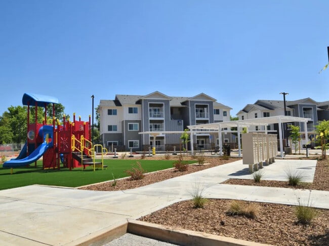 Riverbend Family Apartments in Oroville, CA - Building Photo - Building Photo