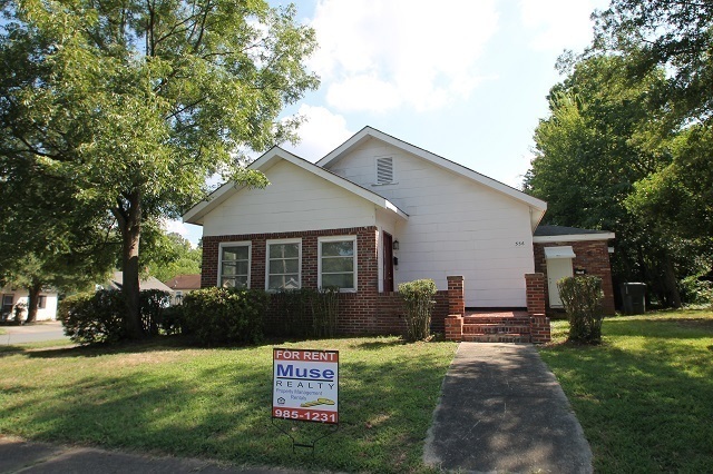 property at 556 1/2 Flint St