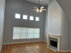 8672 Meadowcroft Dr in Houston, TX - Building Photo - Building Photo