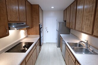 5625 Windsor Way, Unit 101 in Culver City, CA - Building Photo - Building Photo