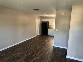 9903 N Myrtle St in Tampa, FL - Building Photo - Building Photo