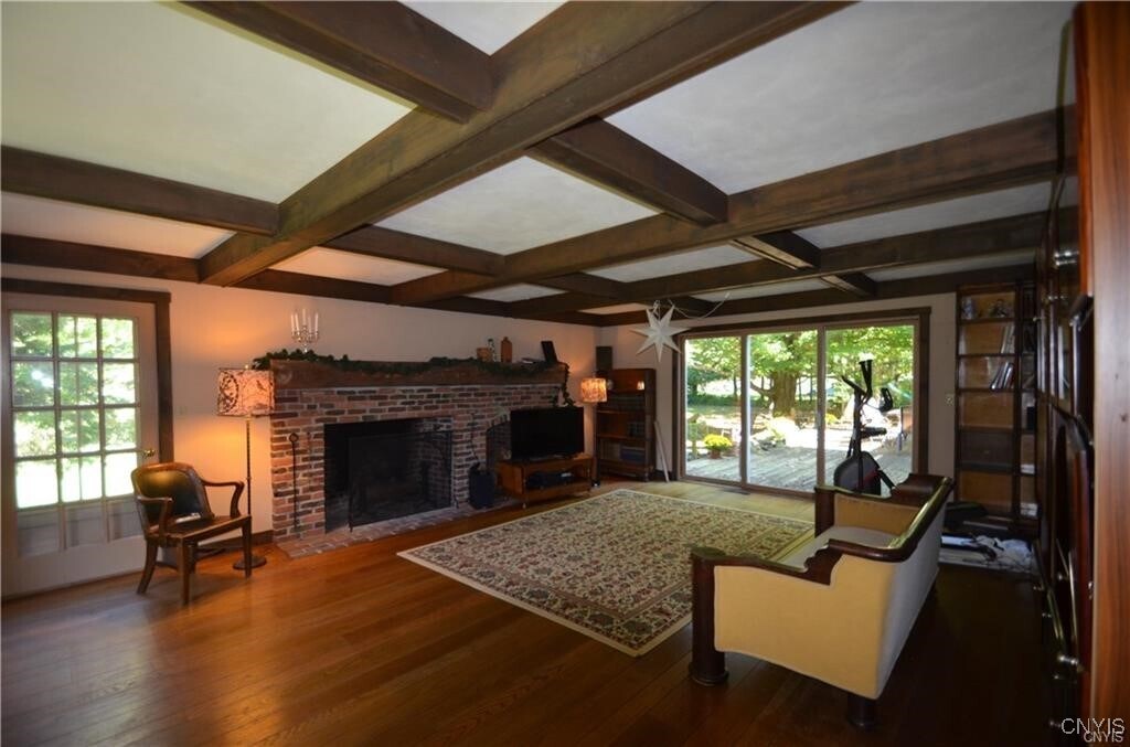 6891 Woodchuck Hill Rd in Fayetteville, NY - Building Photo