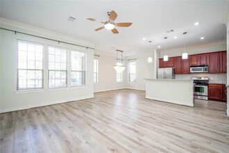 9147 Lago Crest Dr in Houston, TX - Building Photo - Building Photo