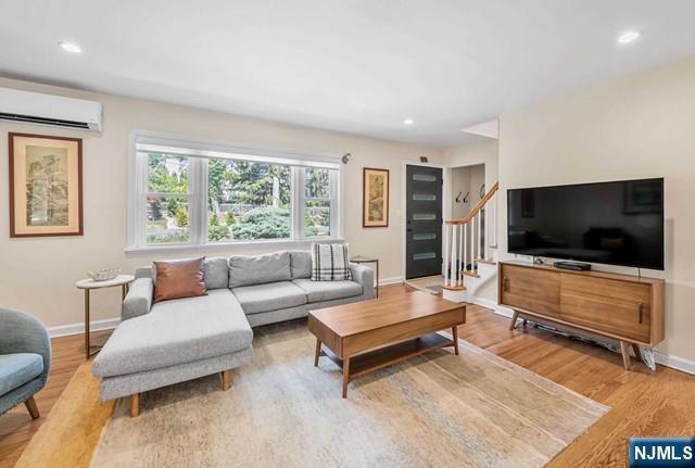 35 Giles Rd in Harrington Park, NJ - Building Photo - Building Photo