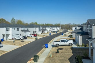 Brookmont Townes in Fountain Inn, SC - Building Photo - Building Photo