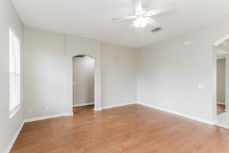 4031 Dickinson Pl in Land O Lakes, FL - Building Photo - Building Photo