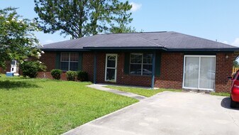 1271 Windrow Dr in Hinesville, GA - Building Photo