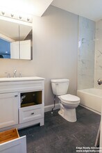 18 Glenmont Rd, Unit 1 in Boston, MA - Foto de edificio - Building Photo