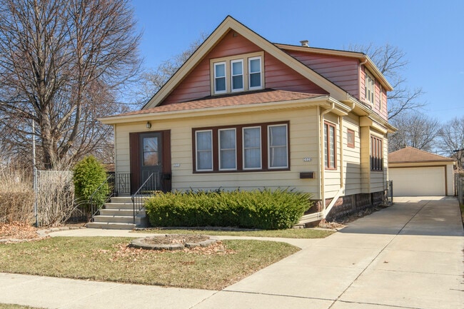 2028 S 85th St in West Allis, WI - Building Photo - Building Photo