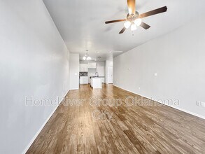 11207 Coachmans Rd in Yukon, OK - Foto de edificio - Building Photo