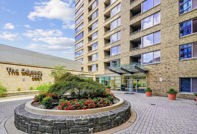 2001 15th St North, Unit #507 in Arlington, VA - Foto de edificio - Building Photo