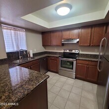 12222 N Paradise Vlg Pkwy S in Phoenix, AZ - Building Photo - Building Photo