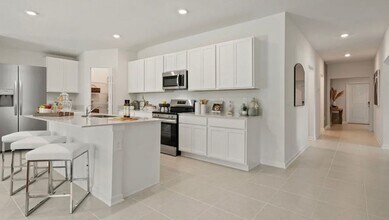 2382 McKinley Dr in Lake Wales, FL - Foto de edificio - Building Photo