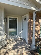 125 London Ln in Glenn Heights, TX - Building Photo - Building Photo