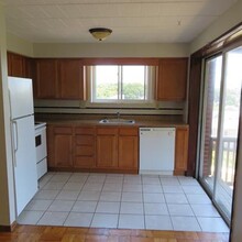 OXFORD COURT APARTMENTS -- 054 in Coraopolis, PA - Building Photo - Interior Photo