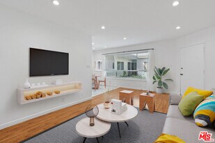 5468 Blackwelder St in Los Angeles, CA - Building Photo