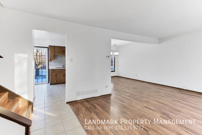 18819 Oakwood Ct in Country Club Hills, IL - Building Photo - Building Photo