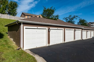 Connect55+ Elkhorn Active Community 55+ in Elkhorn, NE - Foto de edificio - Building Photo