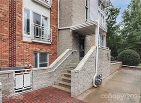 Room in Condo on Donatello Avenue in Charlotte, NC - Building Photo