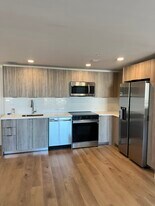 2415 Jackson St, Unit 1 in Hollywood, FL - Building Photo