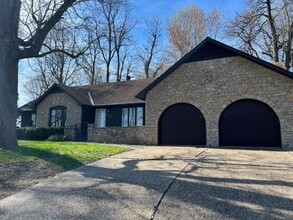 4142 Maine St in Quincy, IL - Building Photo - Building Photo