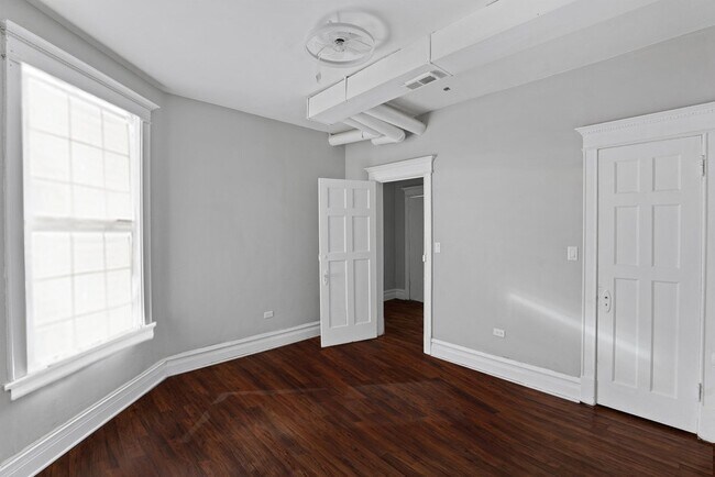 5341 S Indiana Ave in Chicago, IL - Foto de edificio - Building Photo