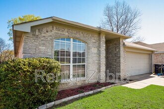1513 Creekstone Ct in Fort Worth, TX - Building Photo - Building Photo