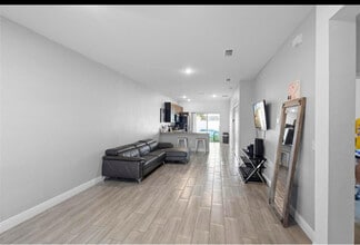 711 Bittern Way in Poinciana, FL - Building Photo - Building Photo
