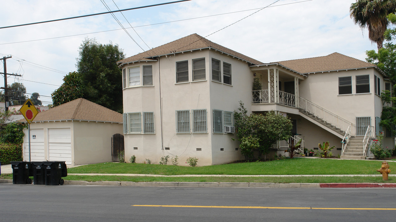 4965 Ellenwood Dr in Los Angeles, CA - Foto de edificio