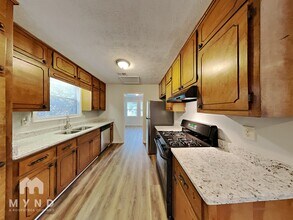 9033 Hamilton Ct in Jonesboro, GA - Foto de edificio - Building Photo