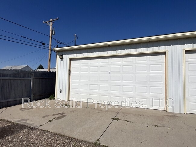 property at 2415 E 9th St