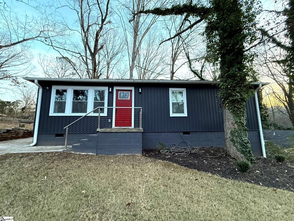 113 Prancer Ave in Greenville, SC - Building Photo