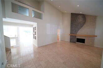 7156 Castle Peak Dr in Los Angeles, CA - Building Photo - Building Photo