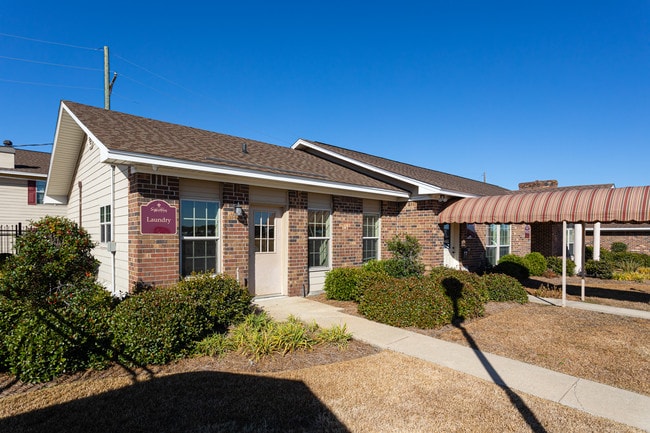 Signature Place Apartments in Monroe, LA - Foto de edificio - Building Photo