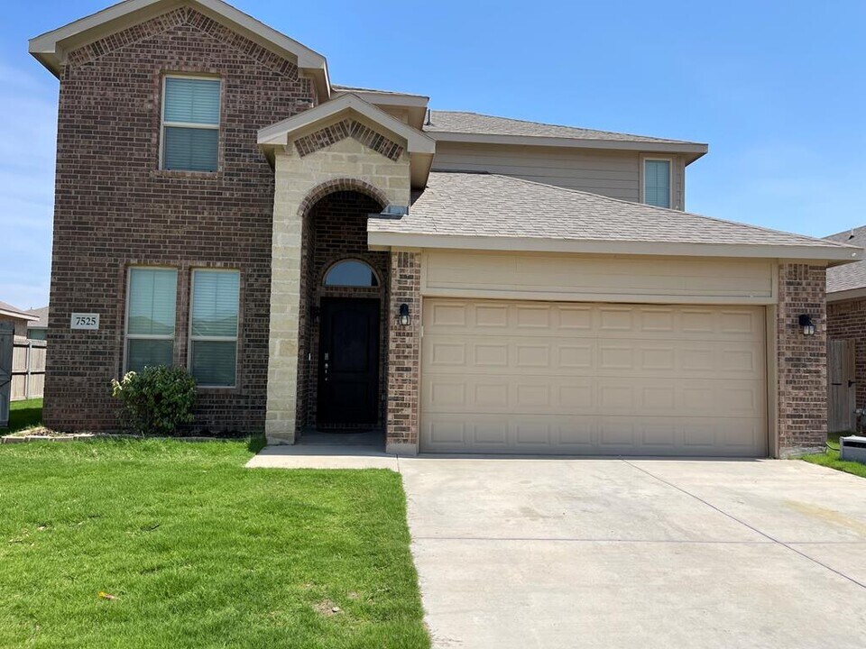 7525 Orion Rd in Odessa, TX - Building Photo