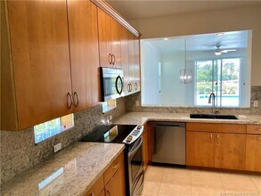 3486 NW Oak Glen Dr in Jensen Beach, FL - Building Photo - Building Photo