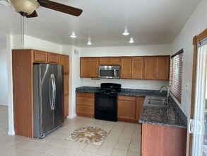 2213 W Riviera Dr in Tempe, AZ - Building Photo - Building Photo