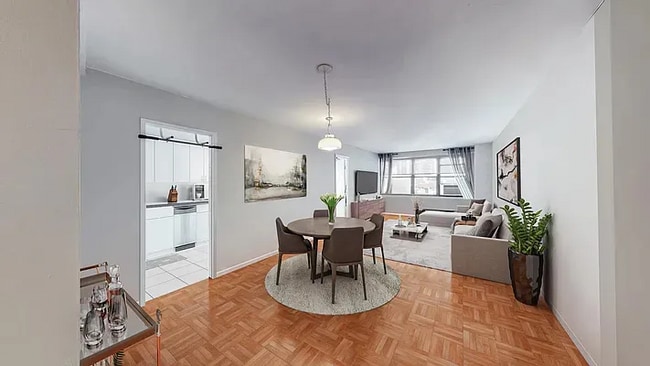 347 W 53rd St, Unit 3A in New York, NY - Building Photo - Building Photo