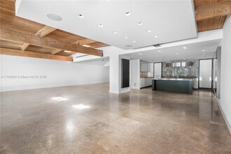 5051 SW 85th St in Miami, FL - Building Photo - Building Photo