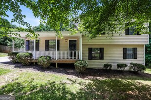 1255 Bishop's Ln in Lawrenceville, GA - Building Photo