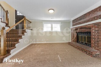 1018 NE Trailwood Dr in Lee's Summit, MO - Building Photo - Building Photo