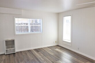 812a Cleveland St in Redwood City, CA - Building Photo - Building Photo