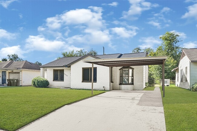 property at 3626 Yosemite St