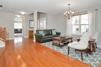 86 Hillcrest Ln in Peekskill, NY - Building Photo - Building Photo