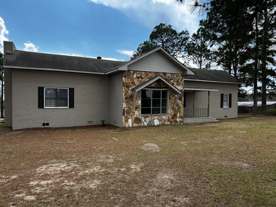 1398 Maude Williams Rd in Ashburn, GA - Foto de edificio